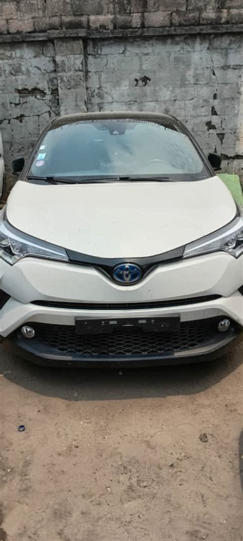 Toyota CHR 2021 Automatique Essence Sans Plaque 4 Cylindres Camera De