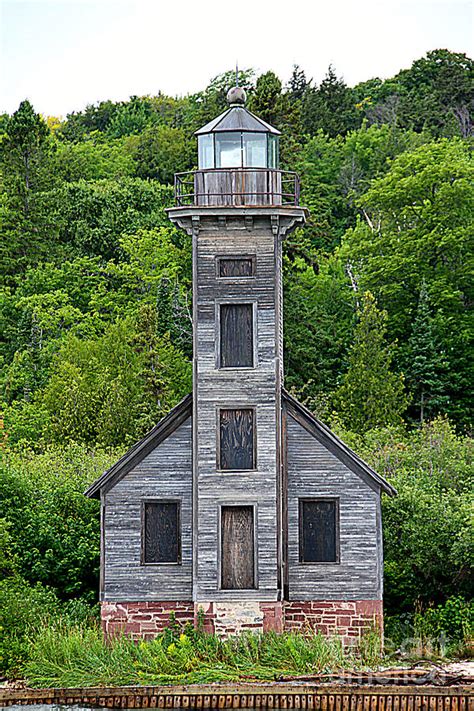 Grand Island East Channel Lighthouse 6672 Photograph By Mark J