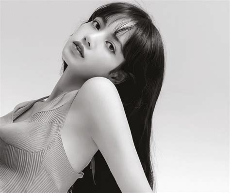 Lisa for Allure Magazine Pictorial - Lisa (BLACKPINK) Photo (43364244 ...