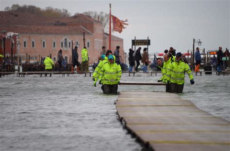 Venezia Allerta Alta Marea Per Domenica Previsto Un Picco Di Cm