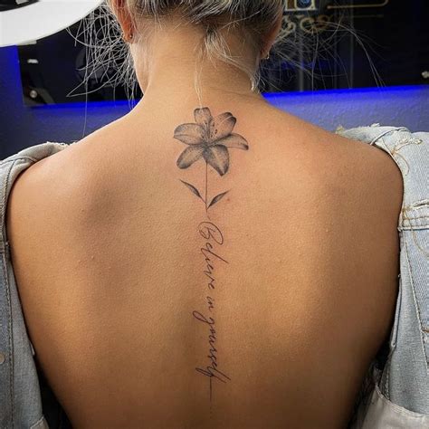 23 Spine Tattoos For Women In 2022 Small Tattoos Ideas Spine