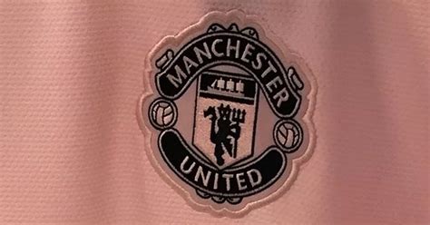 Is This Manchester United S New Away Kit Pink Shirt Leaked On Social