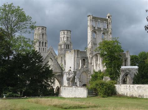 Jumièges L abbaye Saint Pierre de Jumièges Seine Maritim Flickr