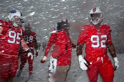 Internet Reacts to Snow In Buffalo For Colts-Bills Game (TWEETS ...