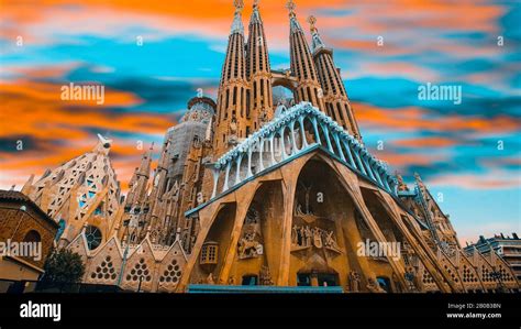 Sonnenuntergang In Der Sagrada Familia In Barcelona Das Meisterwerk