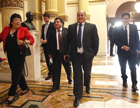 Pedro Castillo Recibi En Palacio De Gobierno A L Deres De Cinco