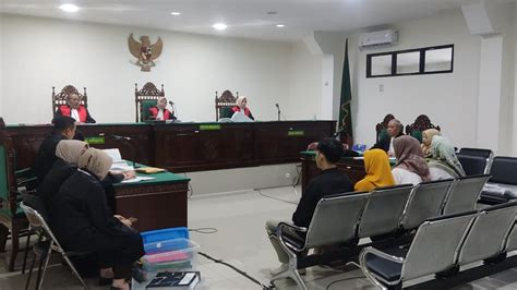 Sidang Dugaan Pemotongan Dana BOK Pasar Ikan JPU Dan Penasehat Hukum