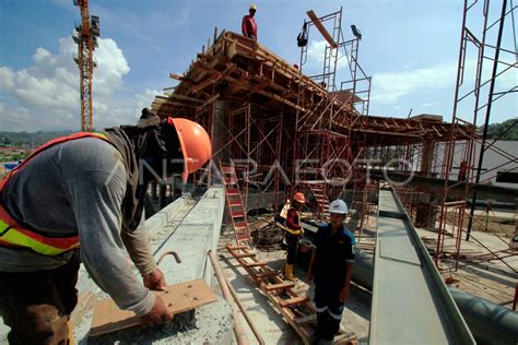 Pembangunan Gedung Papua Youth Creative Hub Antara Foto