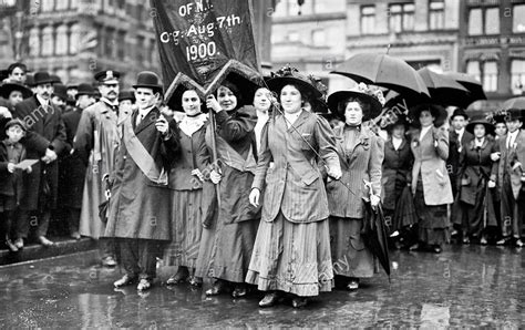 Dia Internacional Da Mulher A Origem Operária Do 8 De Março