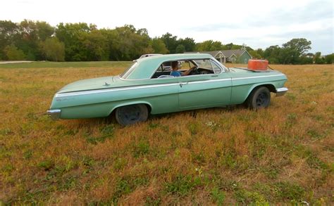 Forgotten 1962 Chevrolet Impala Rocks Surf Green Paint Takes First