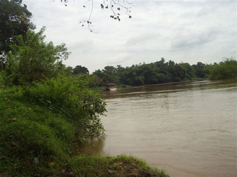 Kelani River, Columbo, Sri Lanka | World Rivers Project