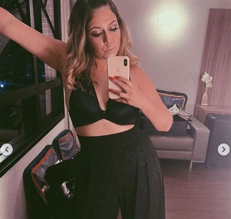 Marília Mendonça arrasa ao postar fotos lingerie veja Estrelando