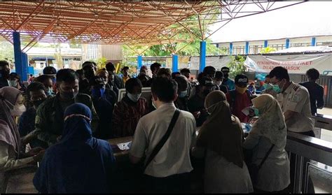 Jelang Lebaran Penumpang Di Pelabuhan Trisakti Terus Meningkat