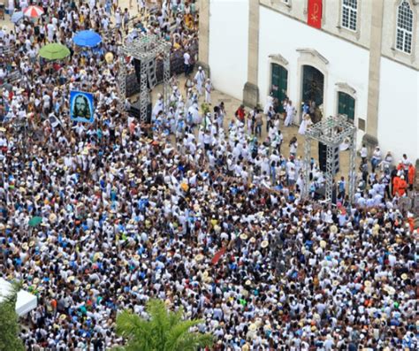 Cortejo água de cheiro e mais a história da Lavagem do Bonfim