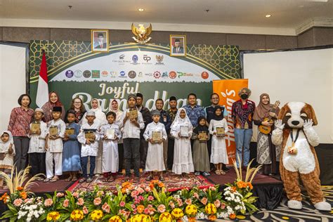 Hotel Ciputra World Surabaya Berbagi Kebahagiaan Bersama Anak Yatim