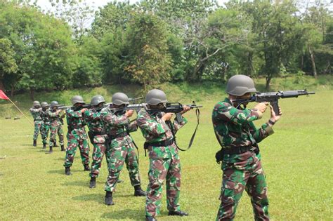 LATIHAN SEPULUH KEMAMPUAN DASAR PERORANGAN PRAJURIT YONRANRATFIB 1