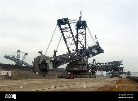 Bagger 288 Un Gran Cubo De Rueda Excavadora De Carbón Trabajando En