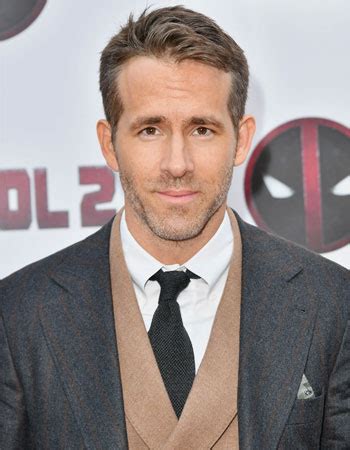 Ryan Reynolds Biography Age, Height, Net worth, Spouse,