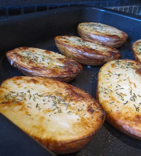 Potatishalvor i Ugn Parmesan En smakrik och enkel rätt