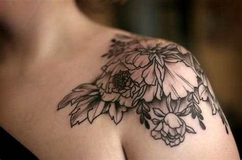 Wonderful Flowers Shoulder Tattoos