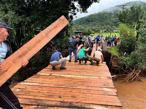 Moradores Se Unem E Reconstroem Ponte No Interior De Taquara R Dio