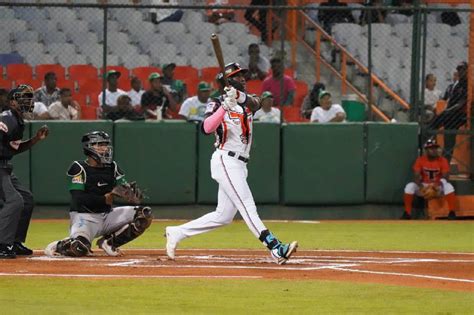 Toros Dejan A Las Estrellas En El Terreno