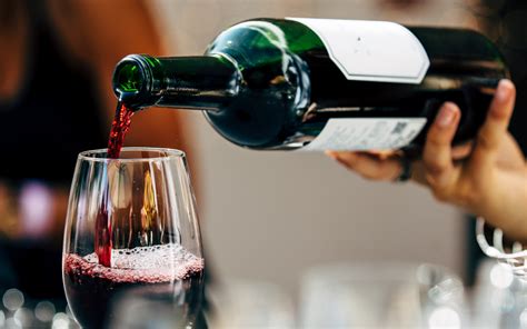 Guía Definitiva Para Servir El Vino Como Un Auténtico Sommelier Mosela