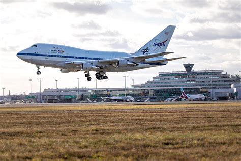 Boeing Sp Flughafen K Ln Bonn Seltener Einblick In Arbeit Der