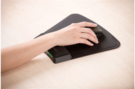 Kensington® SmartFit® Mouse Pad and Ergonomic Wrist Rest | Ergonomic ...