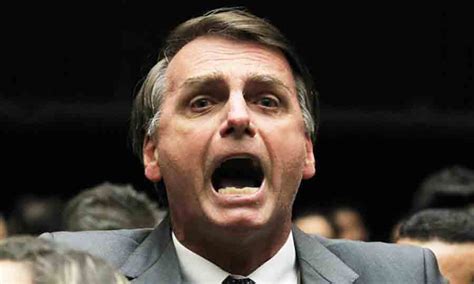 Cortina de fumaça Bolsonaro diz que foi eleito no 1º turno e que houve