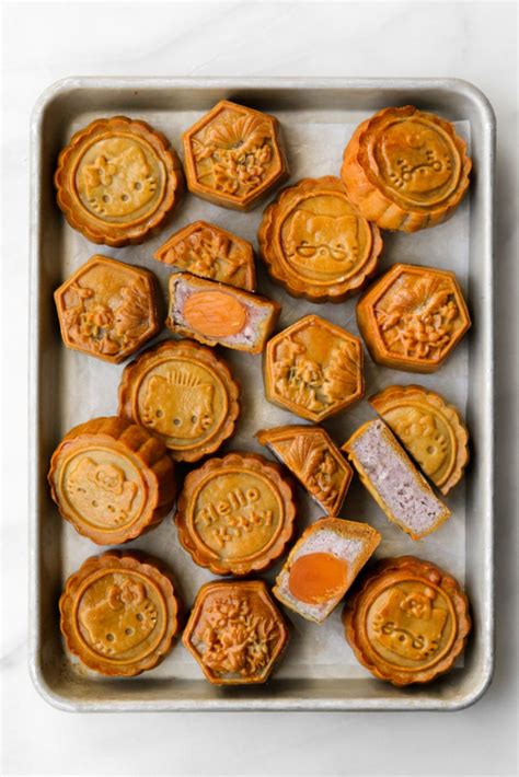 Taro And Salted Egg Yolk Mooncakes 2 0 Constellation Inspiration