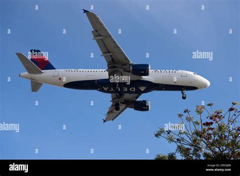 Delta Airbus A320 Interior