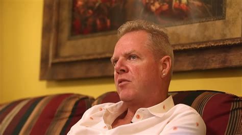 El fundador de una de las mayores terapias de conversión de homosexuales en EEUU se declaró gay