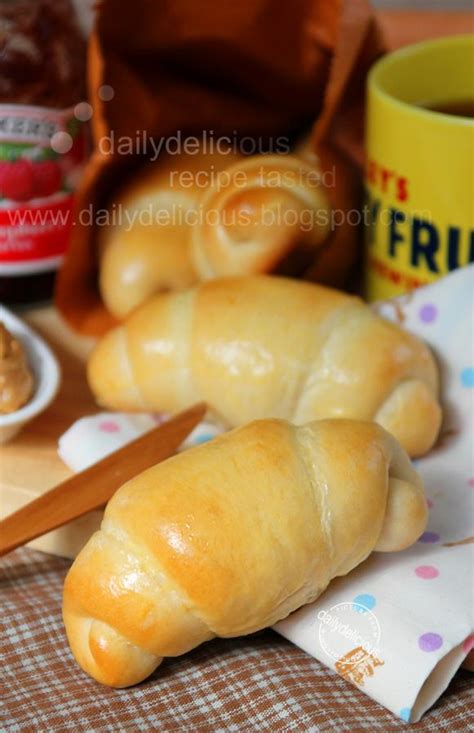 Dailydelicious Basic Butter Rolls Plain And Boring I Dont Think So