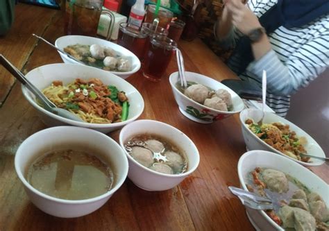 Kuliner Unik Bakso Seuseupan Bogor Tekstur Kulit Renyah Tetelan