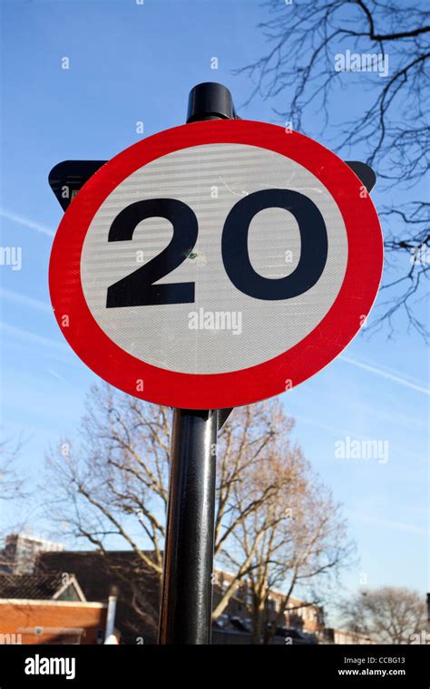 Señal De 20 Mph Hi Res Stock Photography And Images Alamy