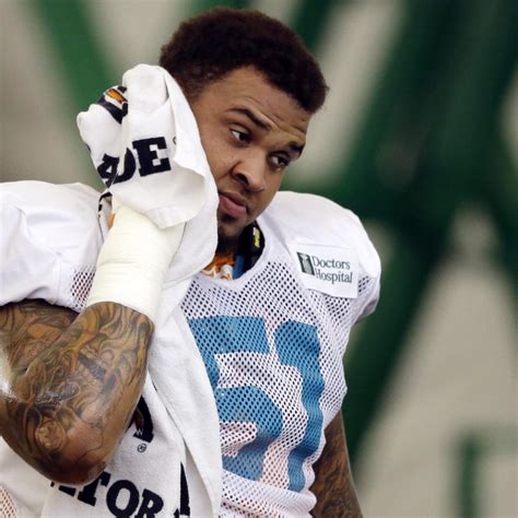 Mike Pouncey Injury Huge Blow to Rebuilt Dolphins' Offensive Line ...