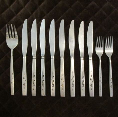 Oneida Oneidacraft Deluxe Stainless Flatware Capistrano Set Of 11