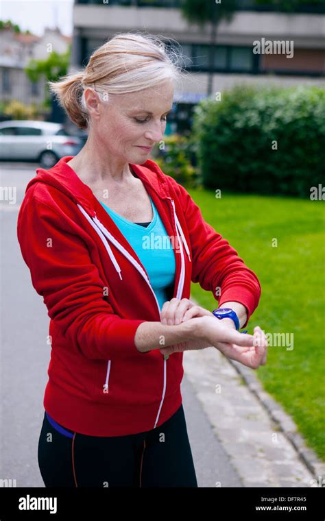 radial pulse  res stock photography  images alamy