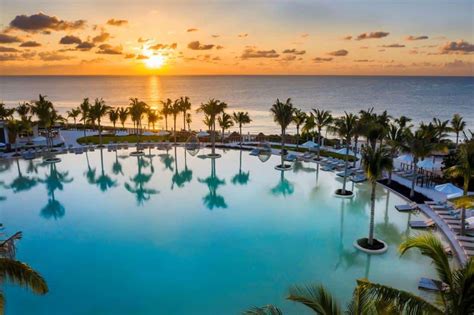 10 Best LUXURY Resorts in CANCUN you'll LOVE in 2020