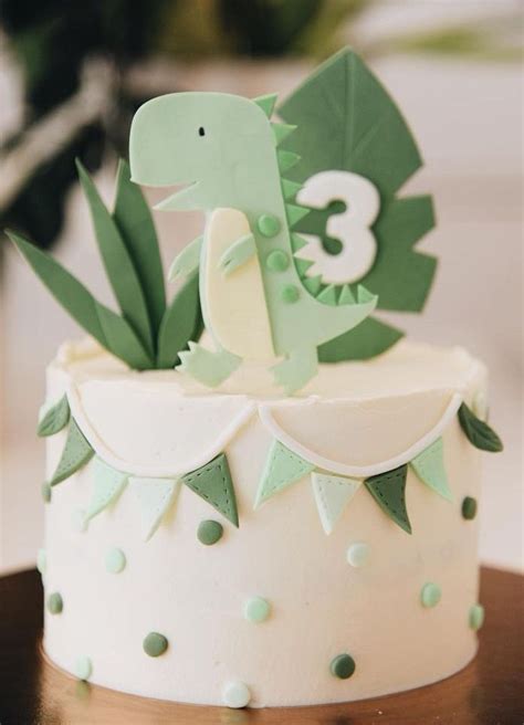 Pin by KAVAERCA on CUMPLEAÑOS DINOSAURIOS Dino birthday cake