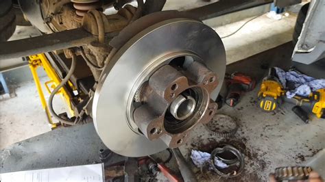 Ford Transit Mk8 Rear Discs And Pads Replacement Youtube