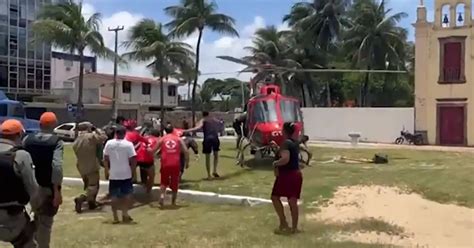 Adolescente Atacado Por Tubar O Em Praia De Pernambuco V Tima Teve