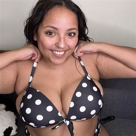 Swimming Pools Make Me F Eel Like Its Summer Again Nudes Gonemild Nude Pics Org