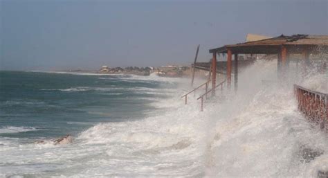 Cierran playas de Máncora Cabo Blanco El Ñuro y Los Órganos por