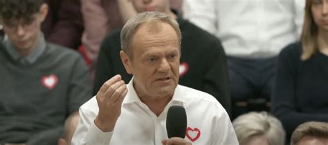 Tusk Wczoraj Kaczyński ogłosił że powinniśmy być szczęśliwi że wtedy