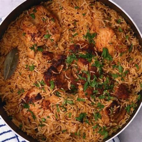 One Pot Chicken and Rice - Alphafoodie