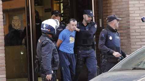 El detenido por degollar a su hija de 2 años en Alzira no tenía