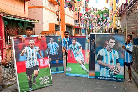 WM-Songs "Ennum Argentina" und "Ball Ball, Qatar Qatar": Große Lyrik