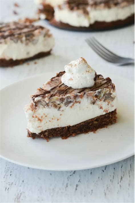 Keto Pecan Pie Cheesecake - Hey Keto Mama